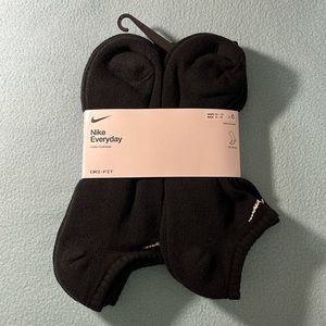 NIKE Unisex Cushioned Socks - men size 8-12 / wmn 10-13